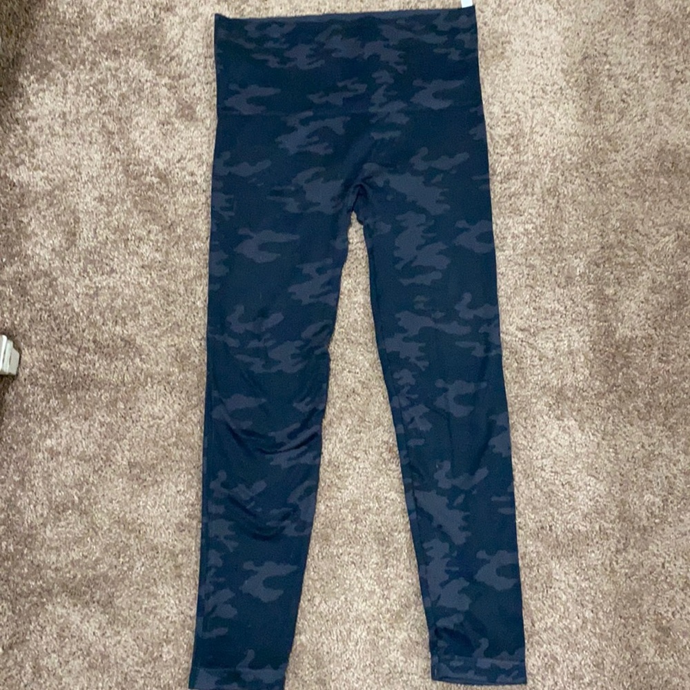 SPANX Look at me Now Seamless Camo Leggings